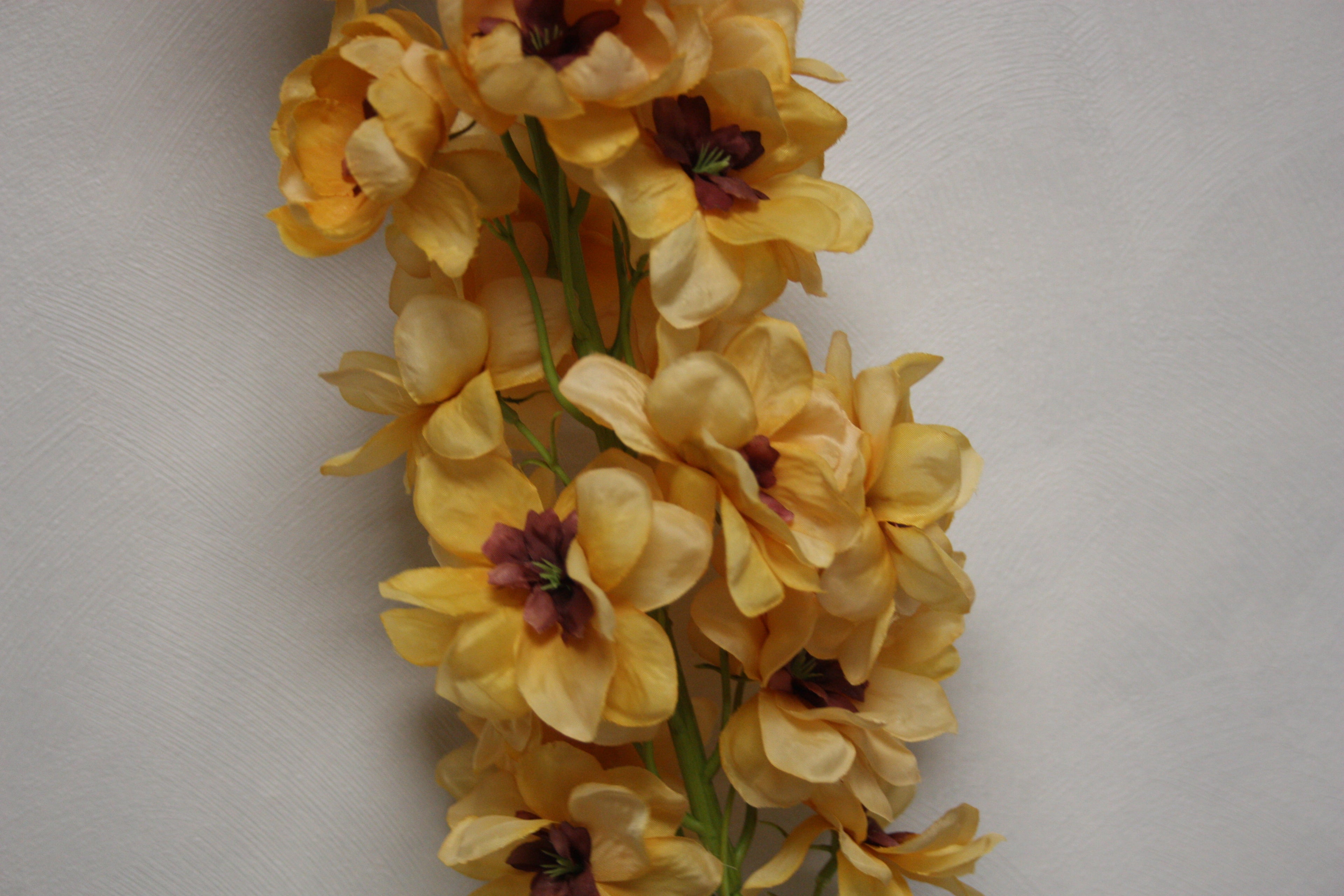 Zijden bloem Delphiniumeel geel 109 cm