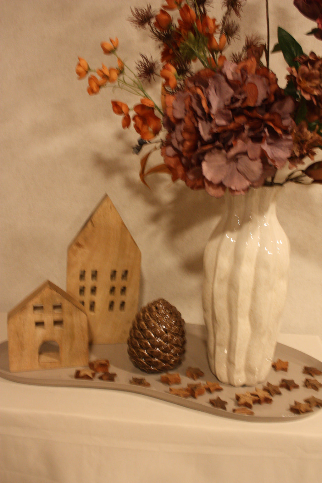 Statue house mango wood M/S