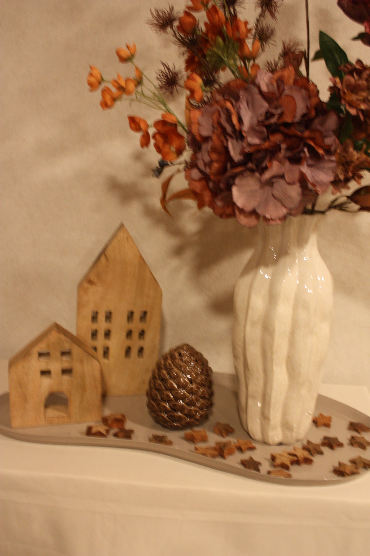 Statue house mango wood M/S
